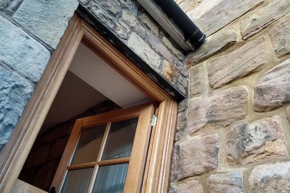 Peaceful Listed Cottage attached to Pele Tower with log stove in Northumberland