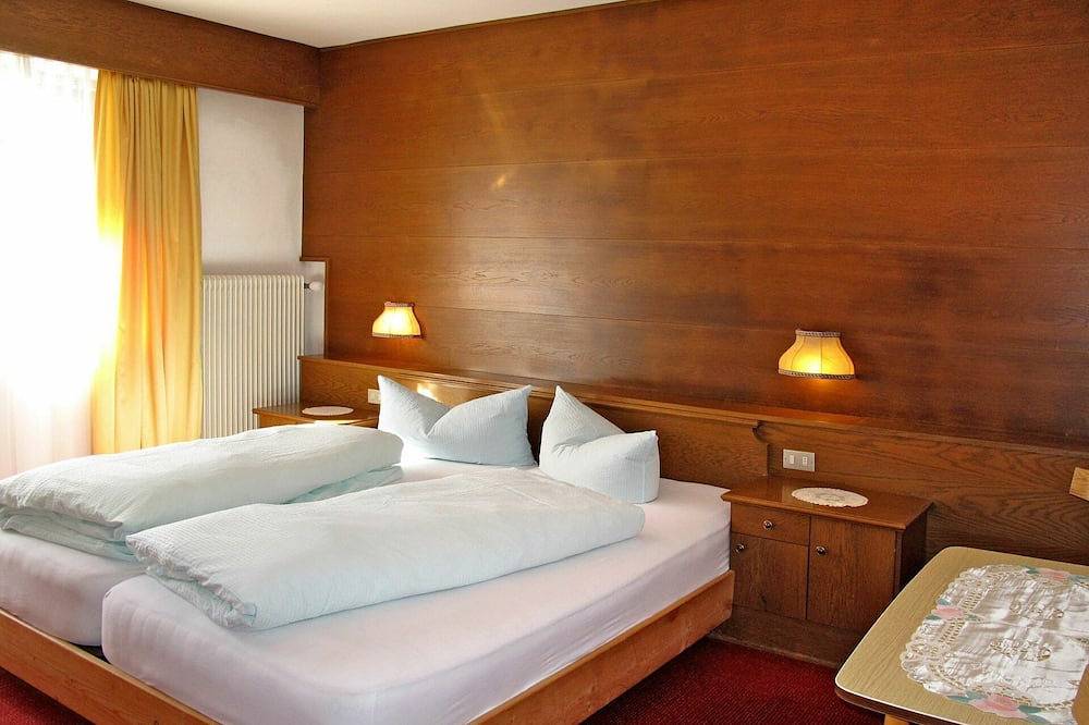 Geheel appartement, Mooi appartement voor 6 personen met Wifi, Tv, balkon en huisdieren toegestaan in St. Valentin auf der Haide, Graun