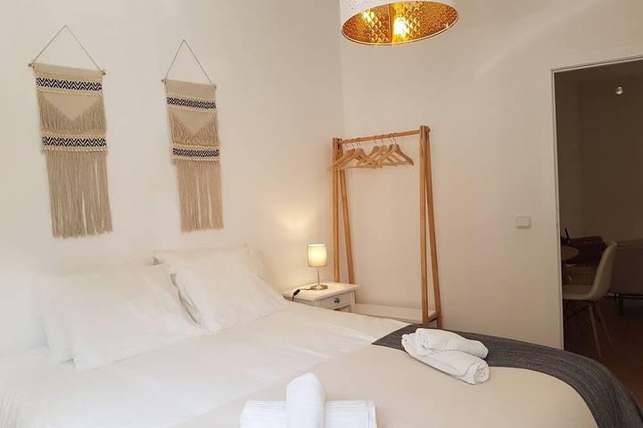 Ganze Wohnung, Zentrale und moderne Wohnung in einem restaurierten Chalet in Sintra, Naturpark Sintra-Cascais