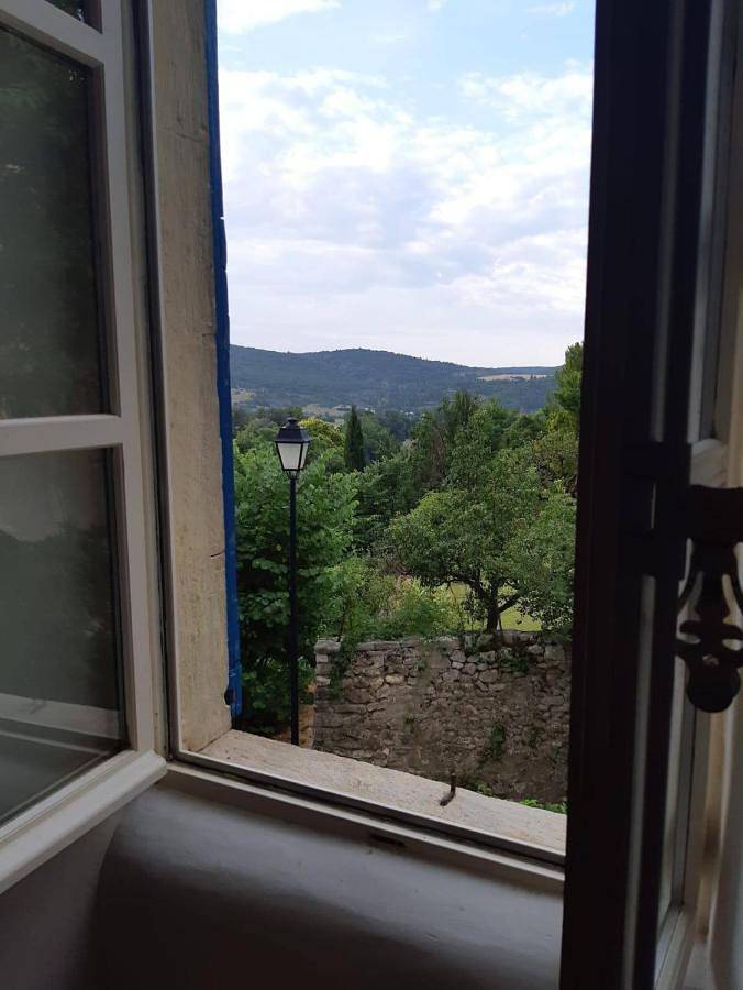 Location de vacances pour 4 personnes, avec vue et jardin à Monieux - 3