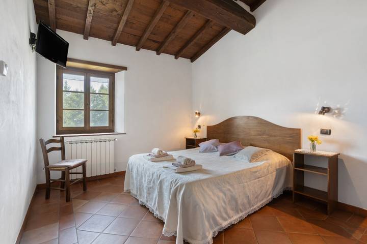 Appartamento per 3 persone, con giardino e piscina per bambini a Bagni di Lucca