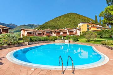Ferienwohnung für 4 Personen, mit Garten in Gardone Riviera