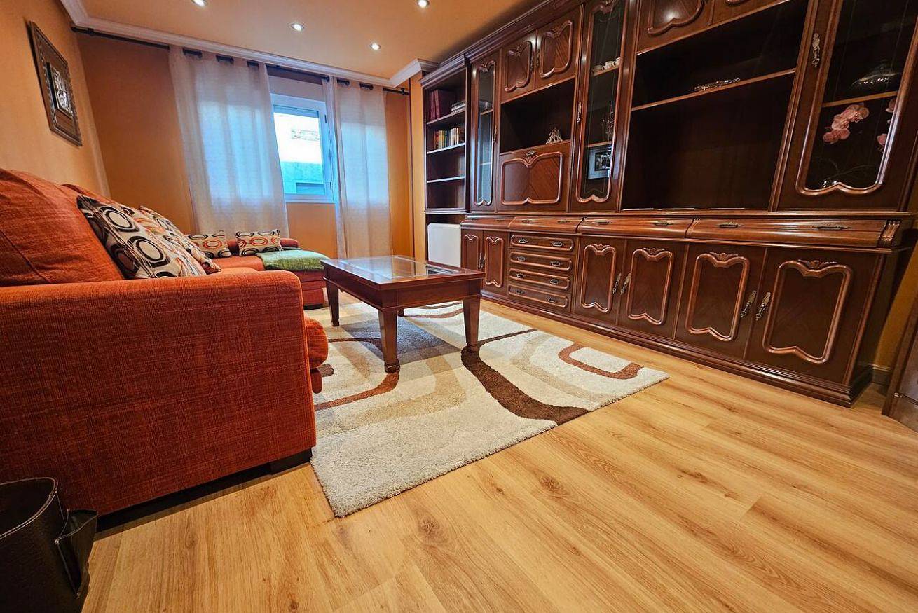 Ganze Wohnung, Charming 101 sqm Apt - Wi-Fi, Full Kitchen, Washer/Dryer in Laviana, Cordillera Cantábrica