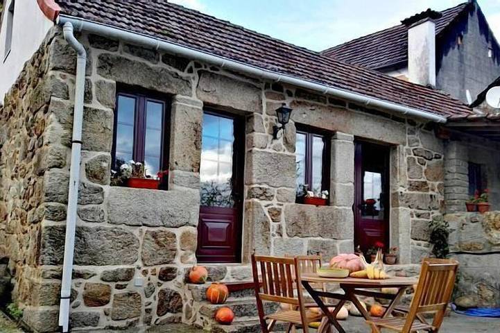Gîte pour 2 personnes, avec Jardin à A Cañiza