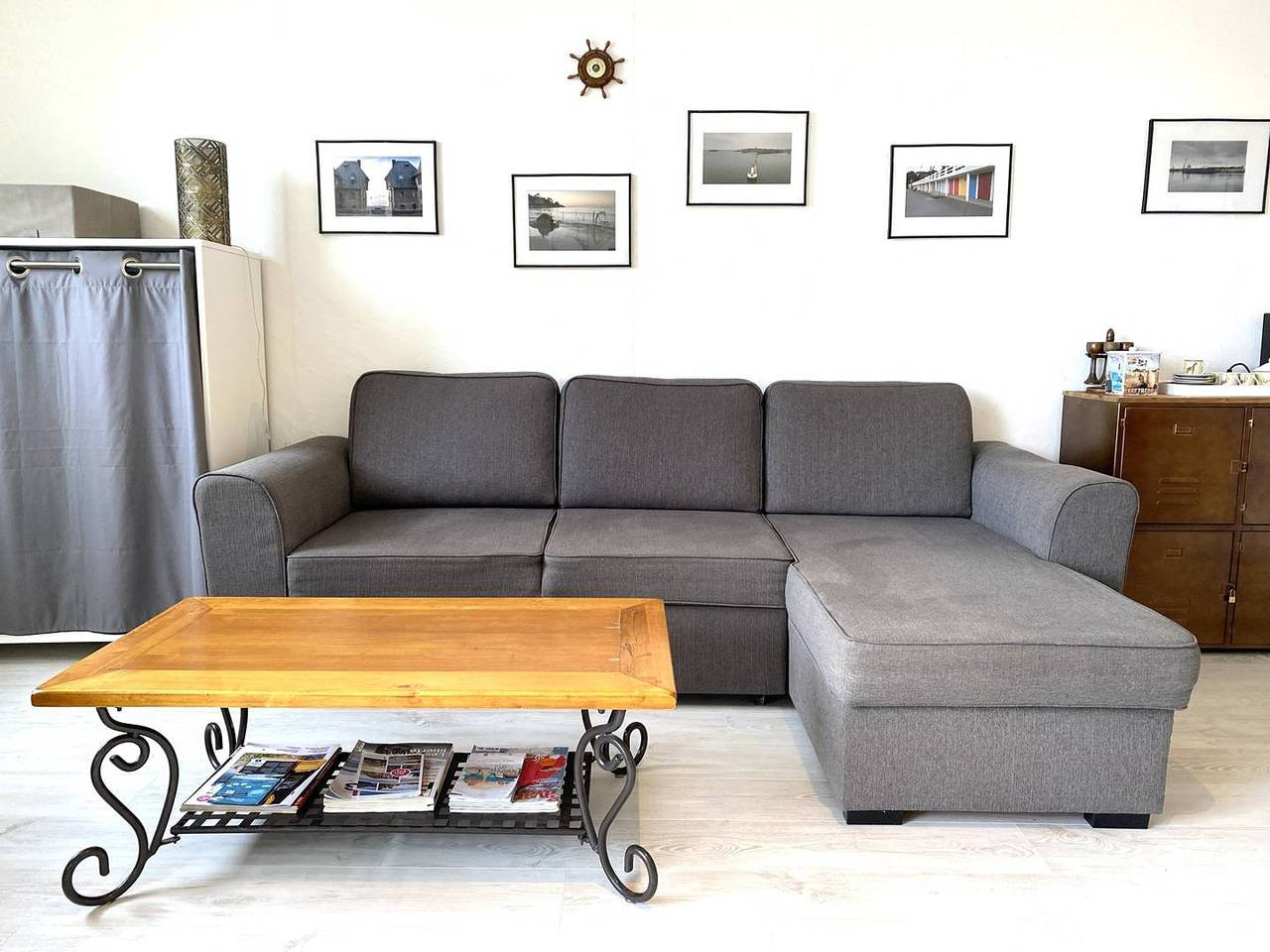 Entire apartment, Apartment with balcony Sea View Trestraou beach in Perros-Guirec in Perros-Guirec, Pink Granite Coast