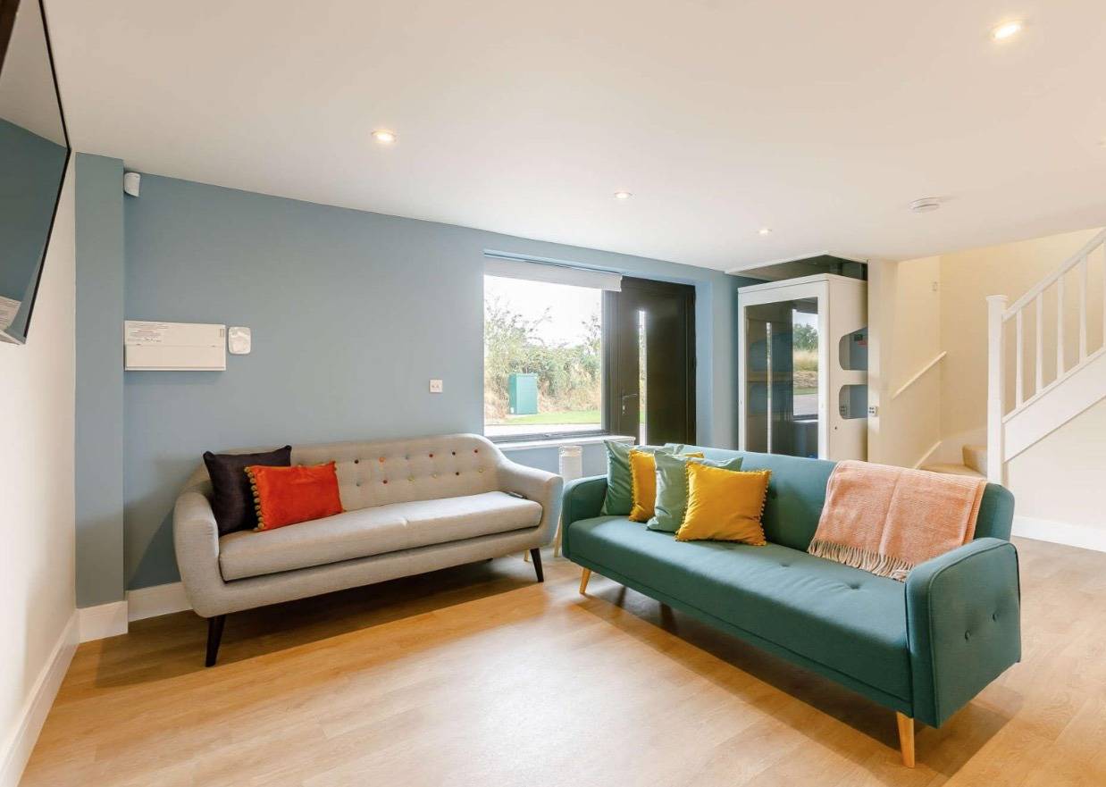 Fawn Cottage disabled adapted 3 bedroom hot tub in Warwickshire