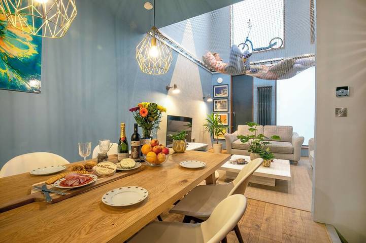 Vacation house for 9 people, with hot tub, with pets in Manchester