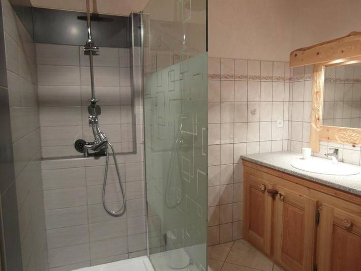 Location de vacances pour 6 personnes, avec jardin et vue à Puy-Sanières - 3