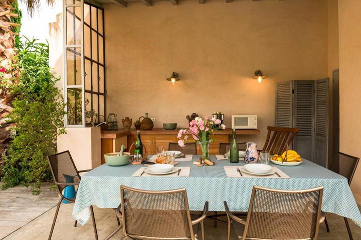 Location de vacances pour 4 personnes, avec piscine ainsi que jardin et vue à Port-Saint-Louis-du-Rhône - 2