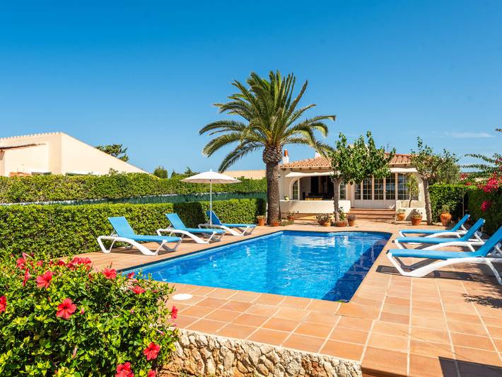 Casa vacanza per 6 persone, con terrazza e giardino a Cala en Blanes
