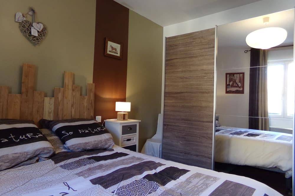 Apartamento con jardín, vista a viñedos y colinas. in Beaumes-de-Venise, Vaucluse