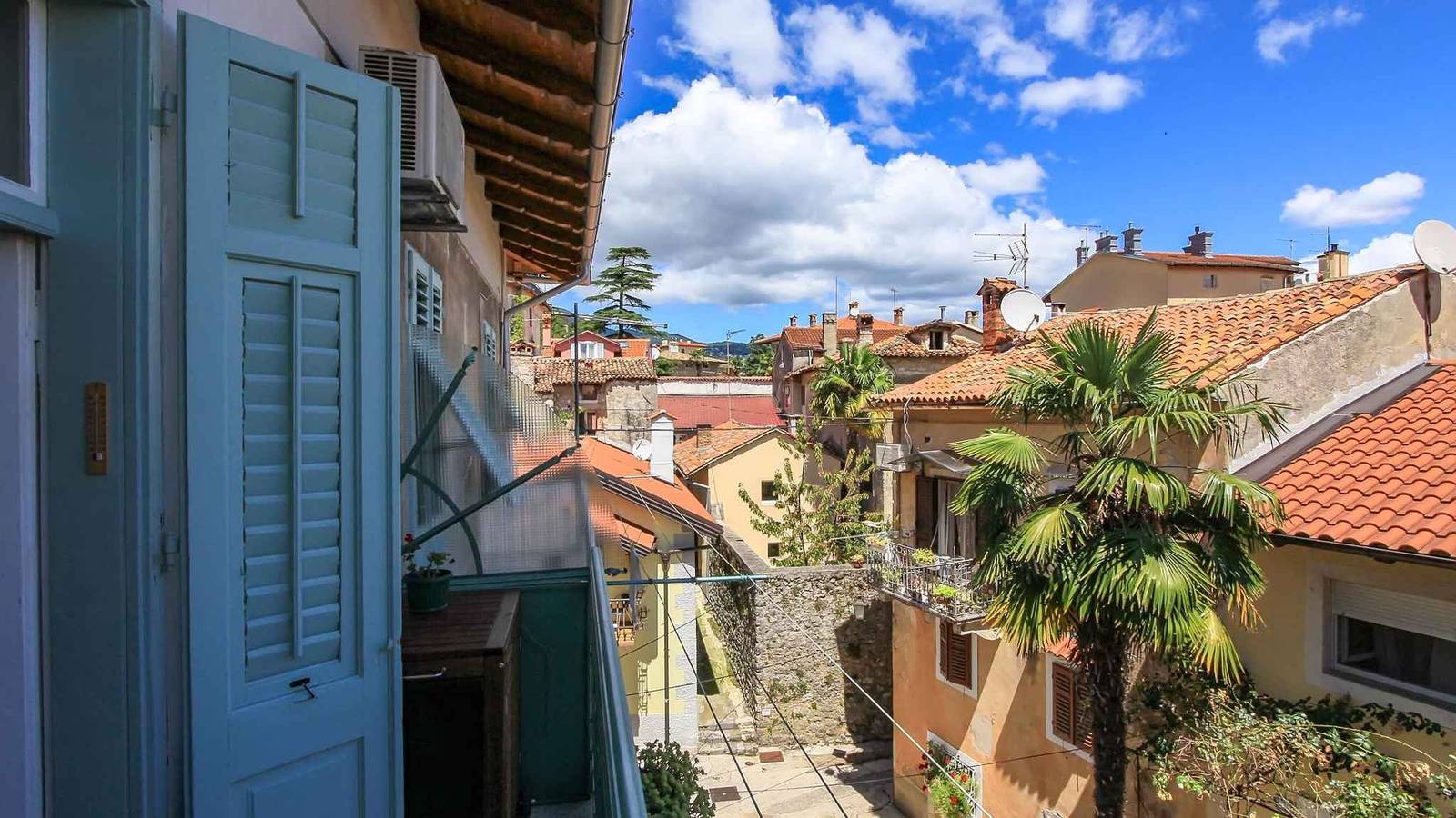 Ganze Ferienwohnung, Ferienwohnung mit Klimaanlage, direkt in der Altstadt in Lovran, Opatija Riviera