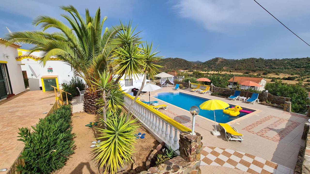 Casa Branca Holiday Resort in Salir, Serra do Caldeirão