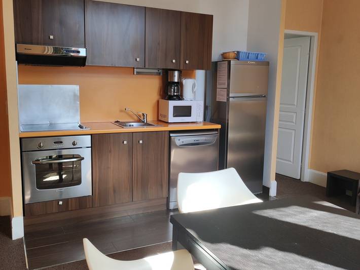 Appartement de vacances pour 4 personnes, avec Balcon et Jacuzzi ainsi que Terrasse et Piscine