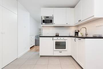 Vacation Rental for 4 Guests in Warsaw, Masovia, Picture 2