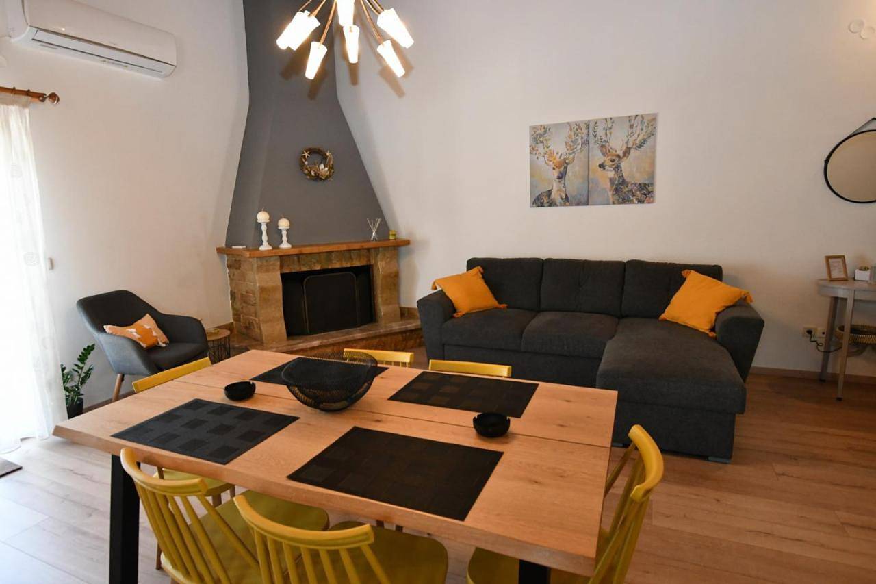 Appartement entier, Downtown Loft in Aigio, Achaïe
