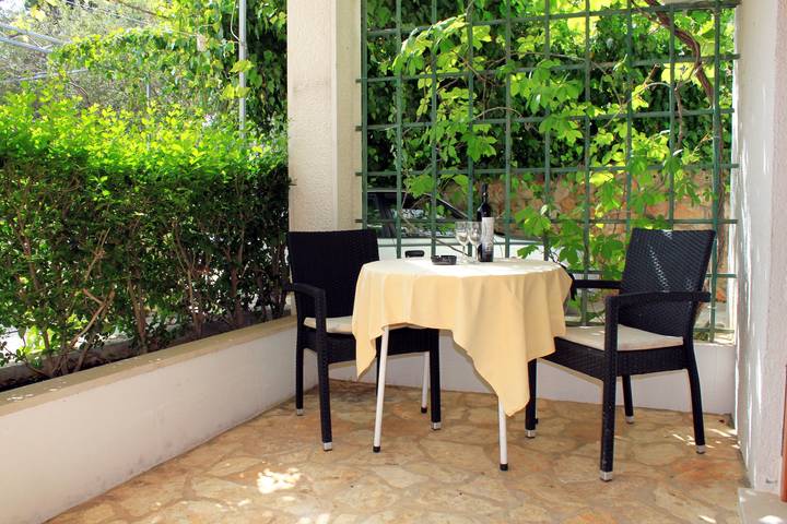 Ferienwohnung für 2 Personen, mit Balkon/Terrasse auf Hvar