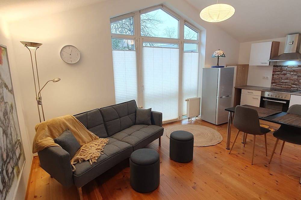 Ganze Wohnung, Ferienwohnung am Rhein, 20 Minuten von Bonn und am Fuße des Siebengebirges in Königswinter, Siebengebirge