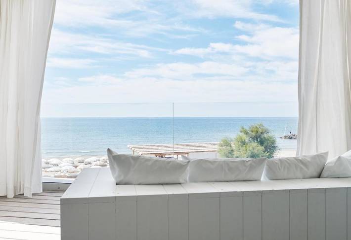 Hôtel pour 3 personnes, avec piscine ainsi que jacuzzi et jardin, animaux acceptés