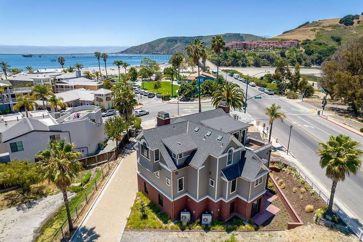Vacation rental for 16 people, with balcony in Avila Beach
