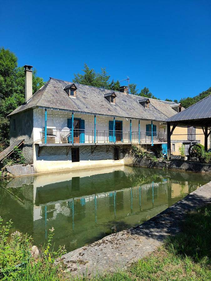Gîte pour 7 personnes, avec jardin et vue à Esparros