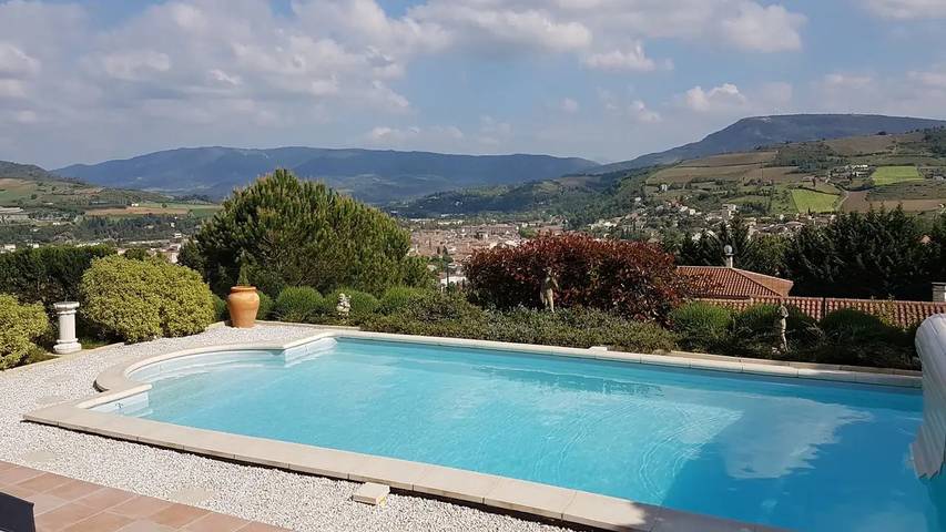 Location de vacances pour 7 personnes, avec jardin et piscine à Limoux - 2
