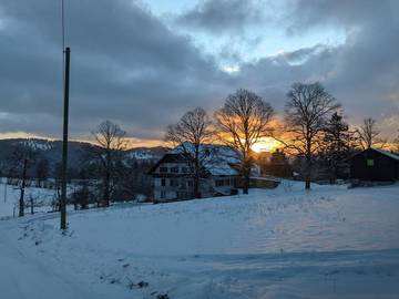 Gîte pour 5 personnes, avec terrasse et vue dans Canton du Jura