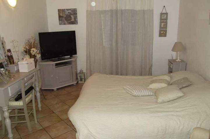 Location de vacances pour 16 personnes, avec sauna ainsi que jacuzzi et jardin à Éguilles - 3