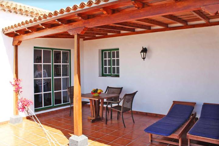 Bungalow para 2 personas, con jardín además de piscina y terraza en Los Llanos de Aridane - 3