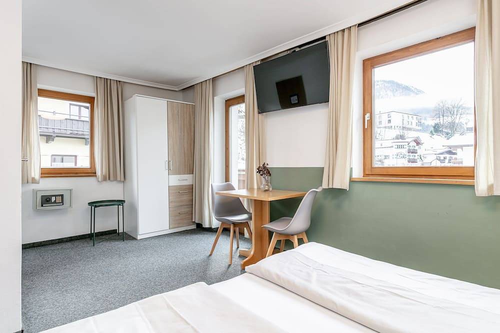 Charmante Pension im Zentrum, 270m zum Skibus in Kirchberg in Tirol, Kaisergebirge