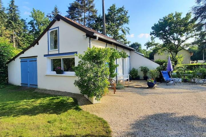 Gîte pour 2 personnes, avec terrasse et jardin