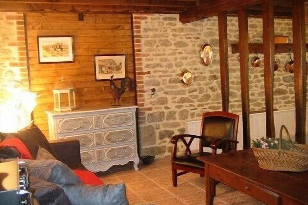 - Le pré des vergnes- Les 2 Coqs avec étang de pêche- 4**** in Jouillat, Région de Guéret
