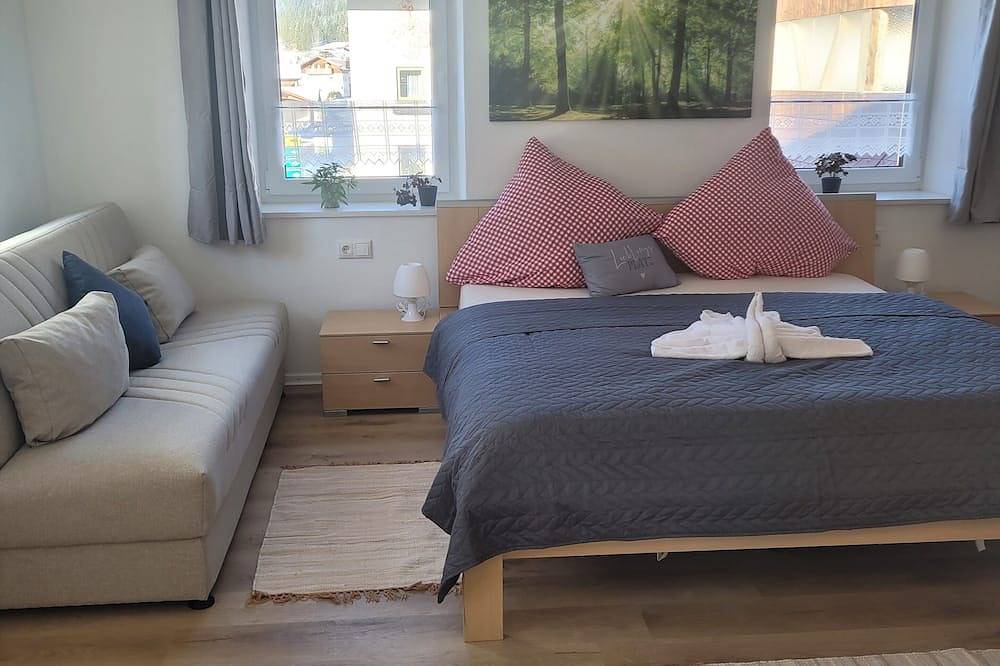 Ganze Wohnung, Ferienwohnung Gipfelblick für 4 - 9 Personen Ferienwohnung in den Bergen in Nesselwängle, Außerfern
