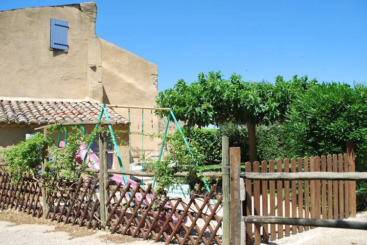 Gîte pour 6 personnes, avec terrasse et jardin à Saint-Victor-la-Coste - 2