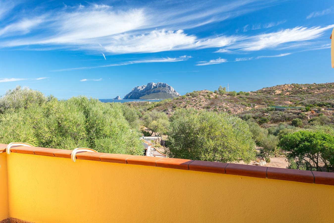 Appartamento intero, Appartamento "Casa Marianna" con vista sulle montagne e sul mare, balcone in Loiri Porto San Paolo, Olbia-Tempio