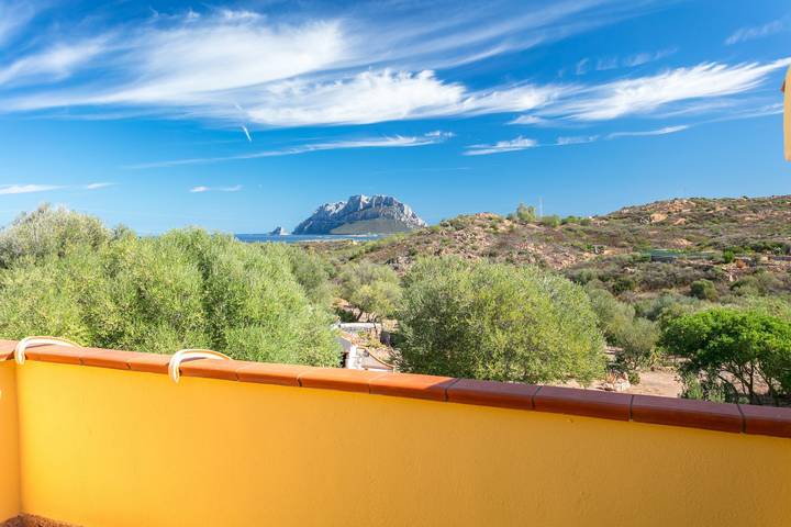 Entire apartment, Apartment “Casa Marianna” with Mountain and Sea Views, Balcony in Loiri Porto San Paolo, Olbia-Tempio