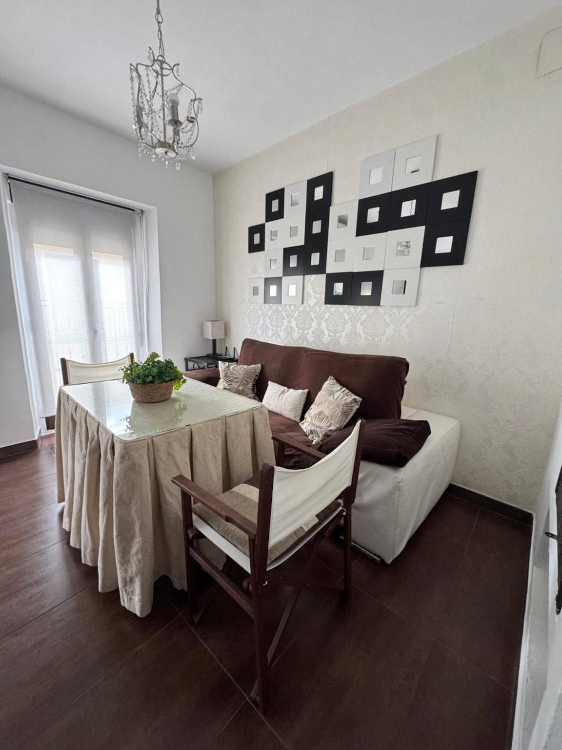 Apartamento entero, Apartamento 'Alcalá Zona Centro' con balcón, Wi-Fi y aire acondicionado in Alcalá la Real, Sierras Subbéticas