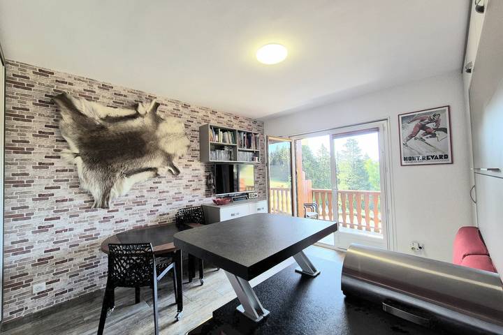 Gîte pour 4 personnes, avec terrasse, adapté aux familles dans Le Revard - 4