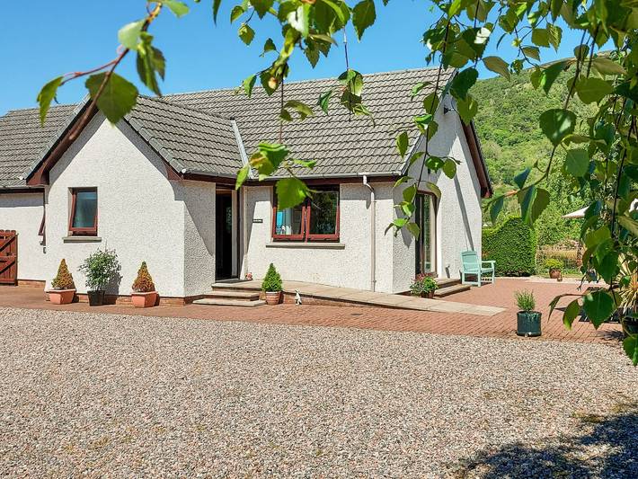 Log cabin for 4 people, with Garden in Ballachulish