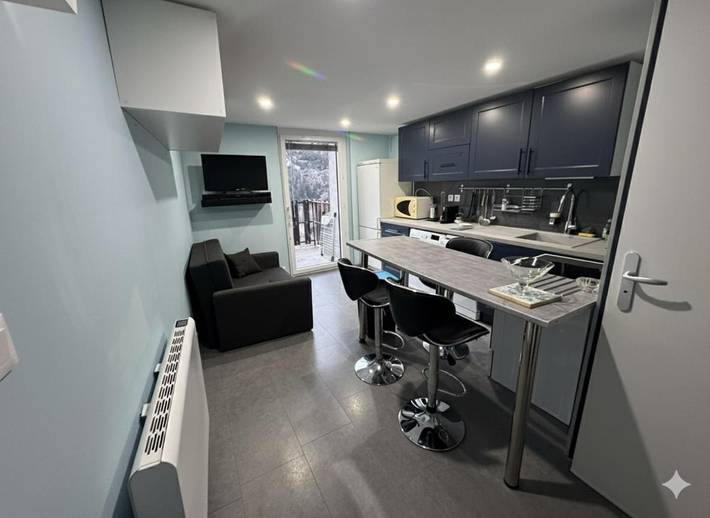 Gîte pour 3 personnes, avec terrasse à Saint-Martin-de-Queyrières