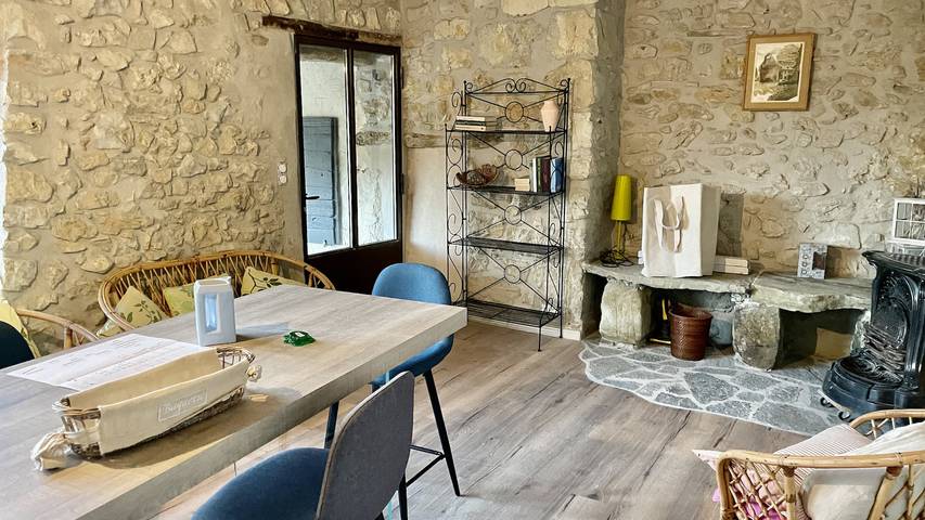 Maison de vacances 'Mas De Charme - Les Angelettes' avec vue sur la montagne, piscine et Wi-Fi in Saint-Ferréol-Trente-Pas, Région de nyons