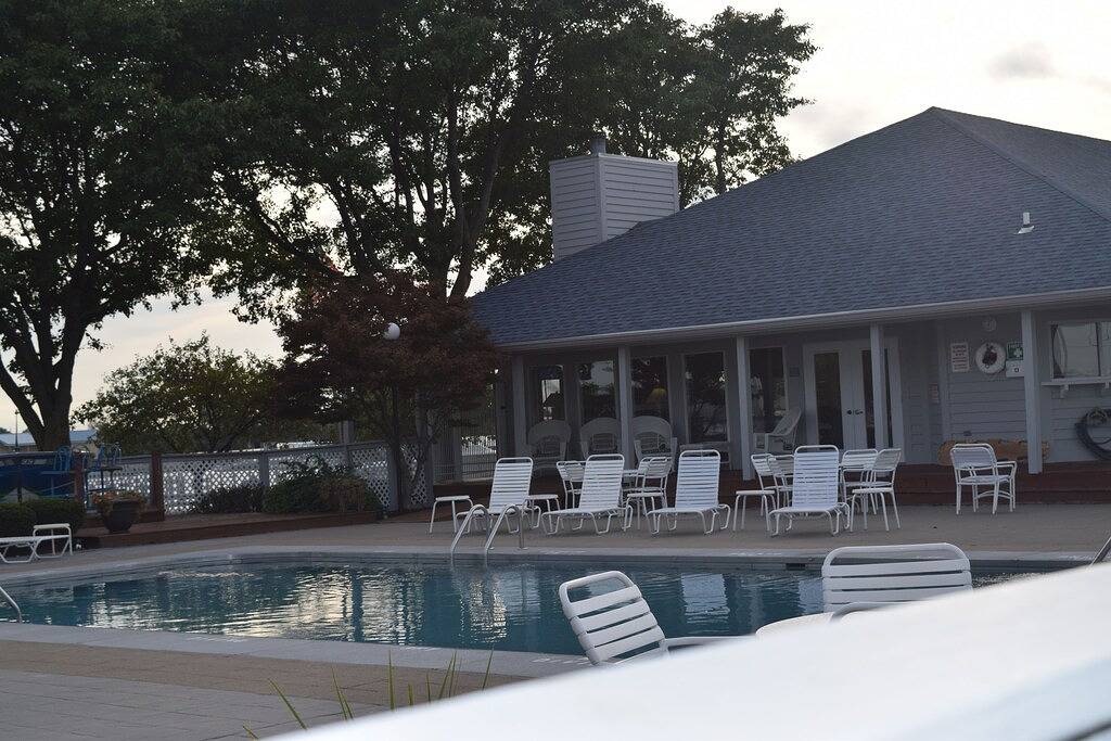 Ganze Wohnung, Außergewöhnliche 2Br Condo mit All Waterfront Views-Spaziergang in die Stadt, Jet Express Fähre! in Port Clinton, Eriesee