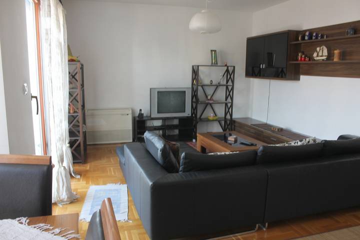 Apartament wakacyjny dla 6 osób, z Balkon/ taras i Jacuzzi oraz Ogród w Podgorica