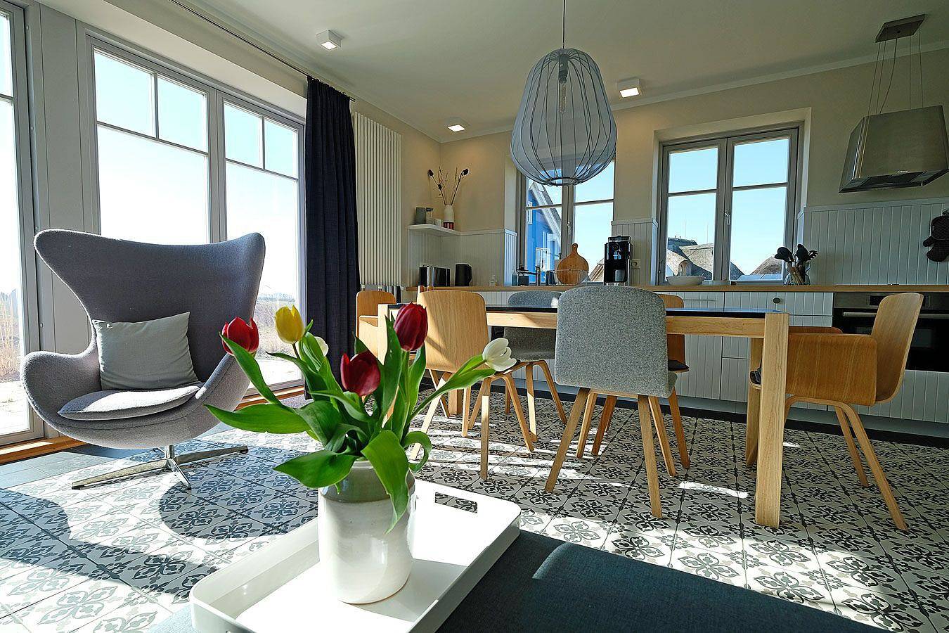 Strandnah und Seeblick über 2 Etagen mit Waschmaschine, Sauna und Internet in Lancken, Dranske