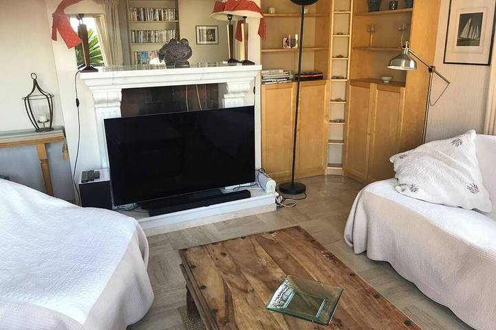 Apartamento entero, Un magnífico apartamento dominante con gran terraza privada. in Vence (Alpes Marítimos), Costa mediterránea (Francia)