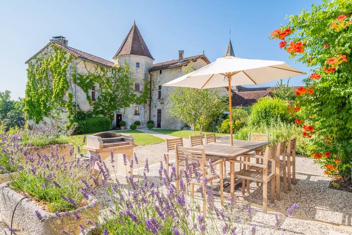 Gîte pour 9 personnes, avec piscine