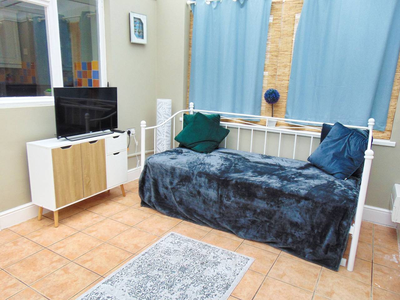 Grand bungalow avec 3 lits et 2 salles de bains - Très grand jardin clos - Séjour gratuit pour les chiens in Birmingham, Région de Birmingham