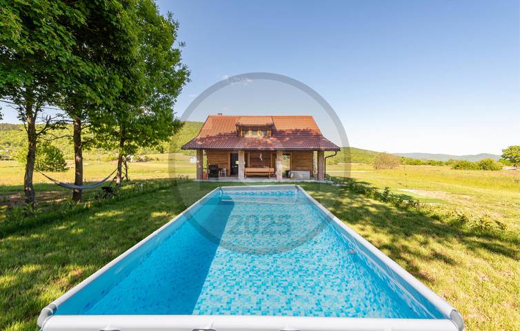 Geräumige 147 m² große Wohnung mit Pool, Terrasse und WLAN in Lika-Senj