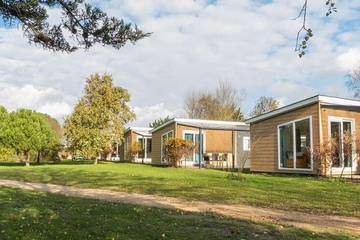 Ferienhaus für 4 Personen, mit Pool und Garten in Vrouwenpolder