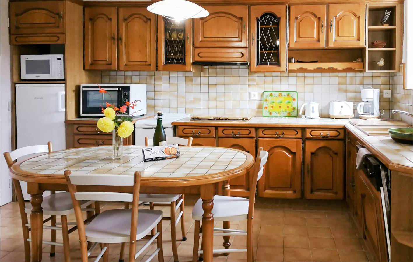 Spacieux appartement avec garage, jardin et Wifi près de Lanleff. in Le Faouët, Cotes-d'Armor